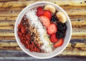 Mehr über den Artikel erfahren Rezept: Beeren-Vanille-Smoothie-Bowl